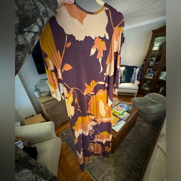 Dress - Picture 2 of 2